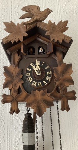 Vintage black forest musical - black,
